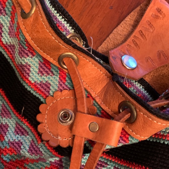 Bucket Purse - Picture 6 of 9